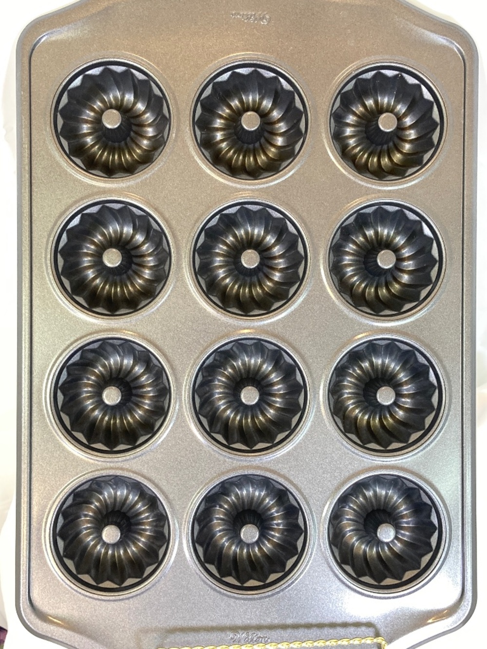 Wilton Mini Bundt Pan Never Used 12 Cavity 3 in diameter Non Stick